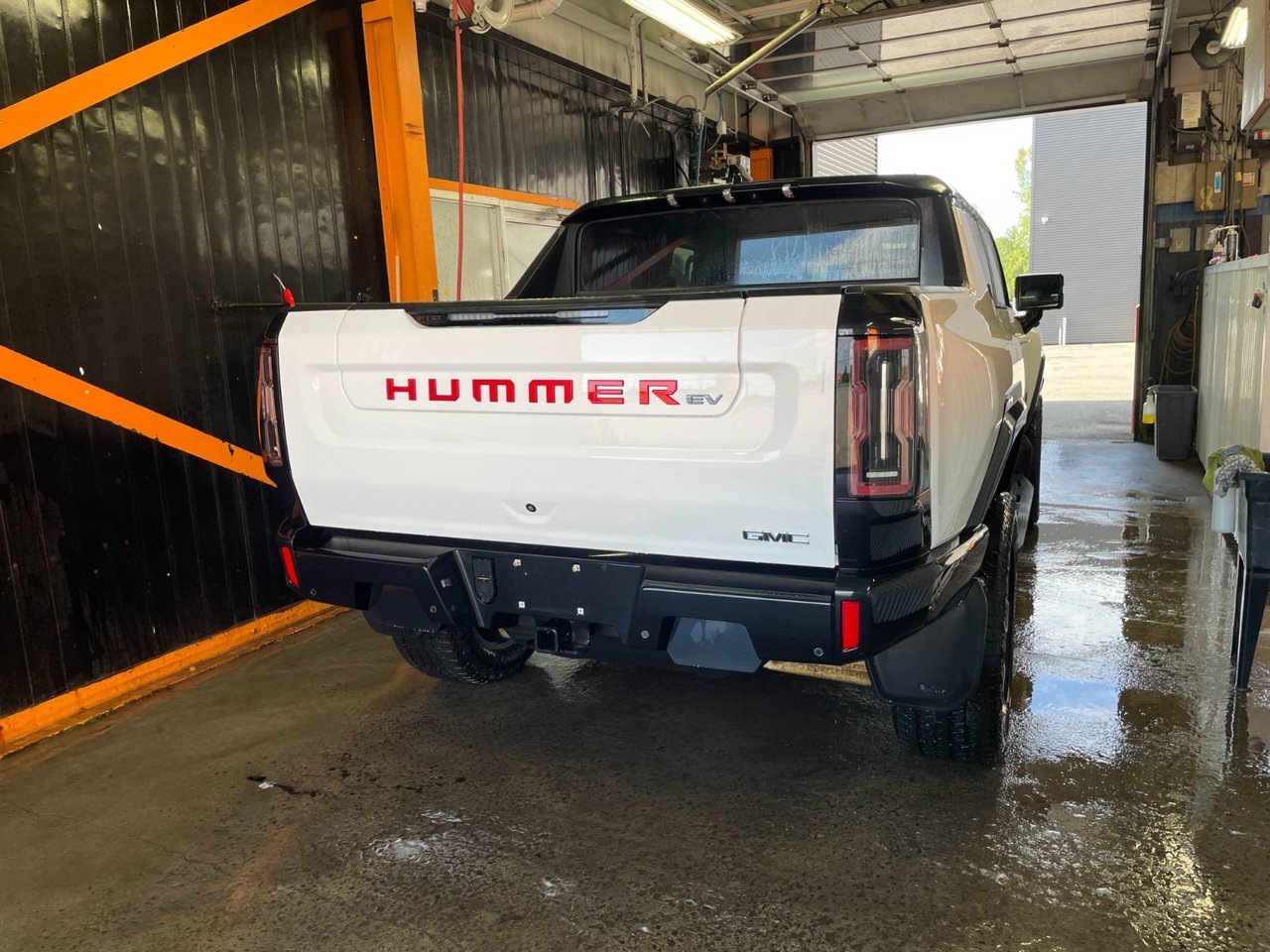 2024 GMC HUMMER EV Pickup 3X e4WD *613 KM* SUPER CRUISE *BOSE* GR. SPORT White Saint-Jérôme - photo #9
