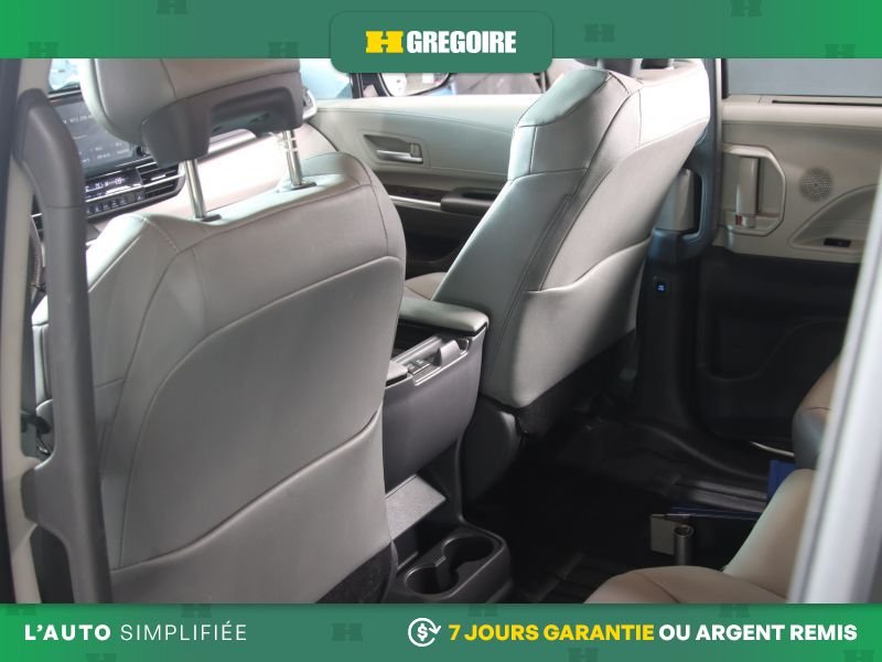 2021 Toyota Sienna Grey Laval - photo #23