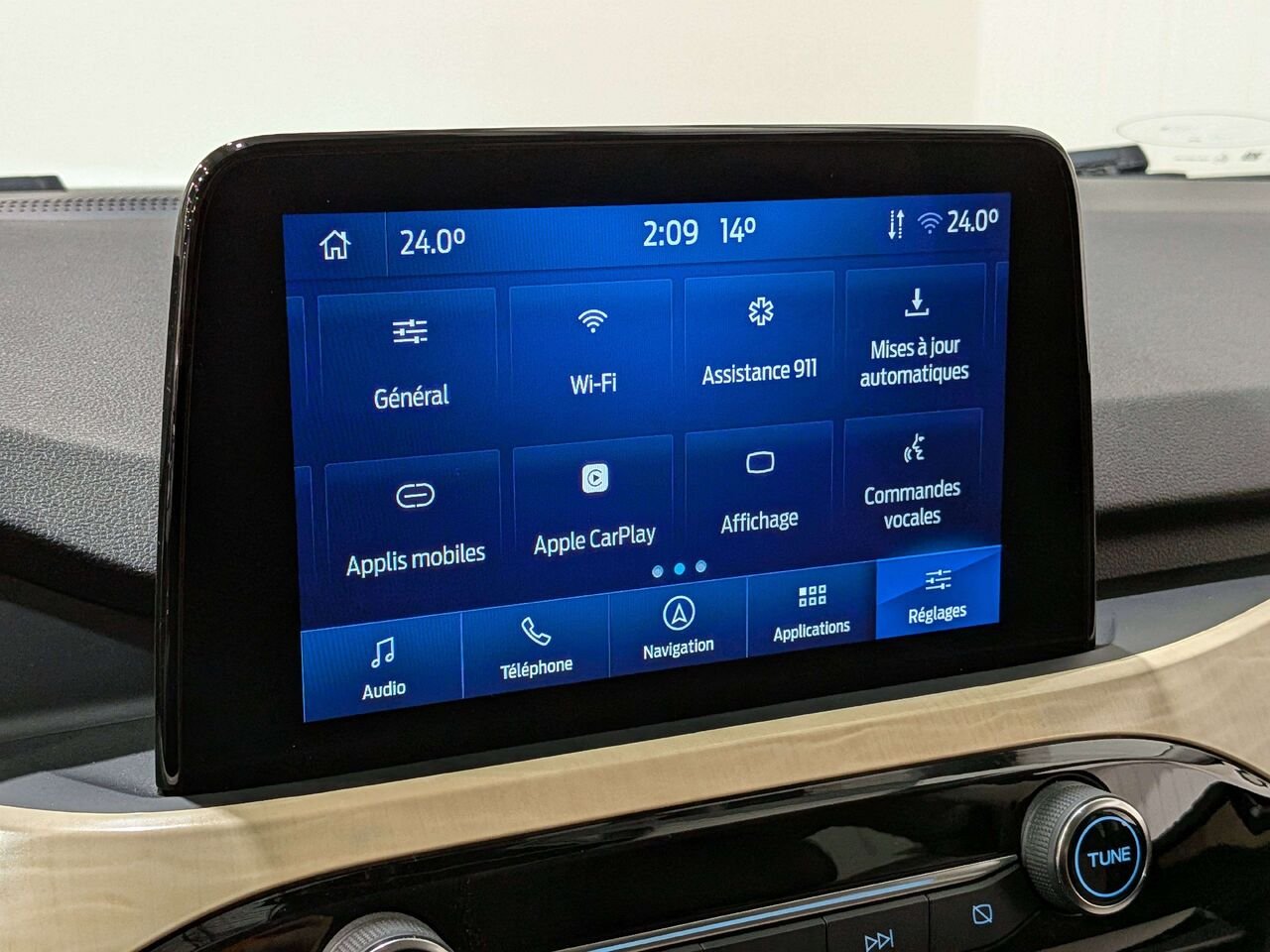 2022 Ford Escape Titanium Plug-In Hybrid FWD White Val-David - photo #25