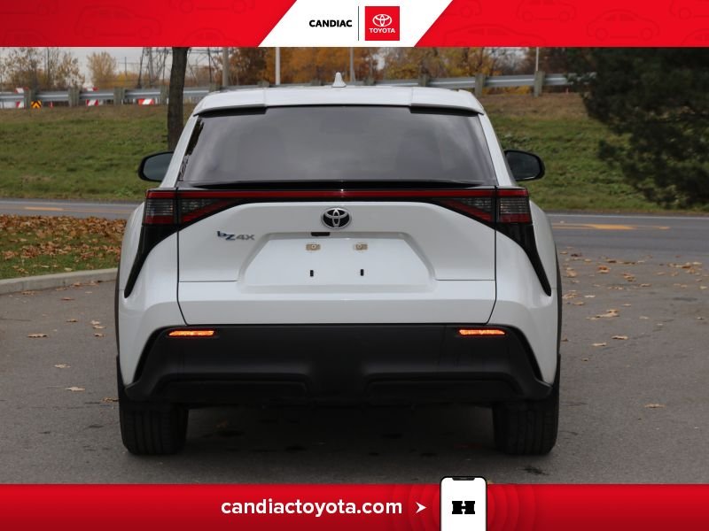 2023 Toyota BZ4X White Blainville - photo #8