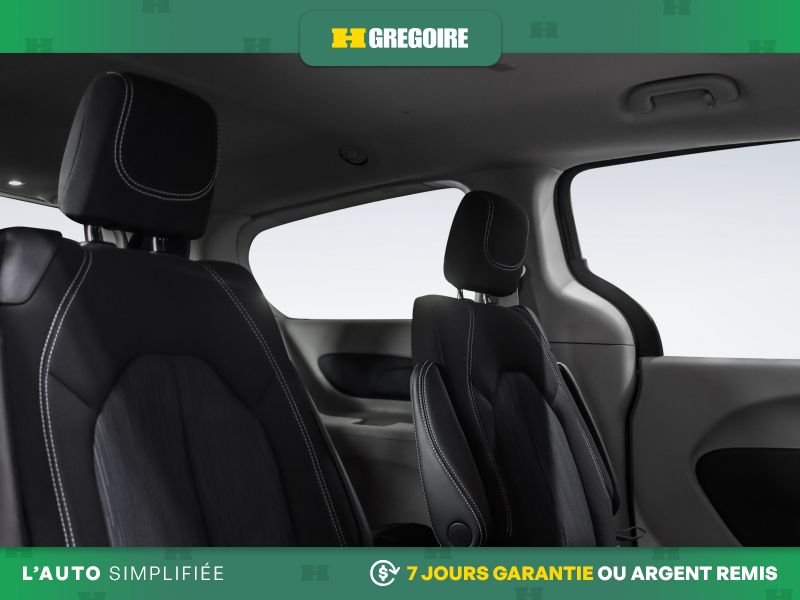2022 Chrysler Grand Caravan Black Blainville - photo #27