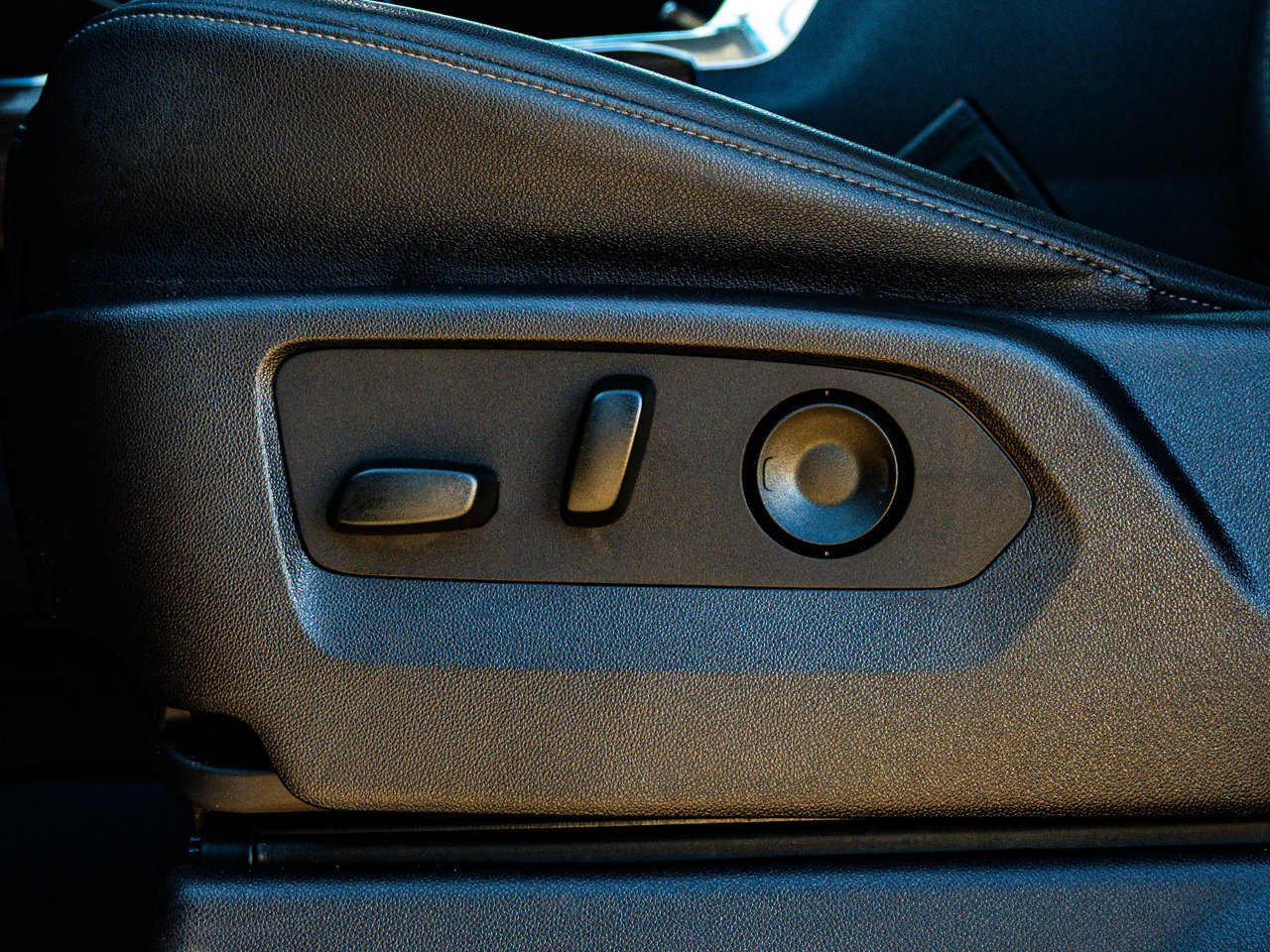 2024 Chevrolet Silverado 1500 4WD Crew Cab 147 RST Black Sherwood Park - photo #22
