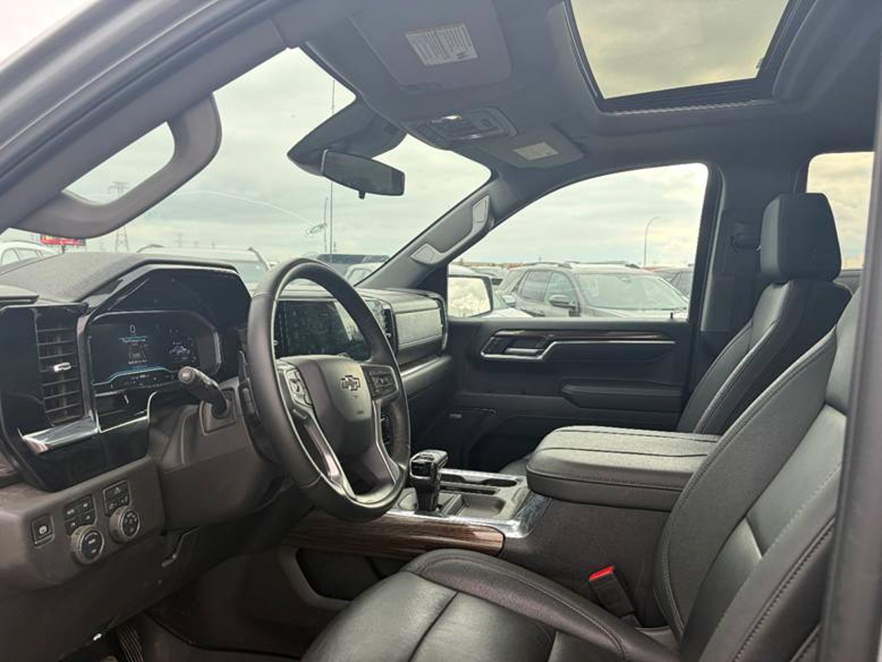 2024 Chevrolet Silverado 1500 4WD Crew Cab 147 LT Trail Boss Grey Sherwood Park - photo #6