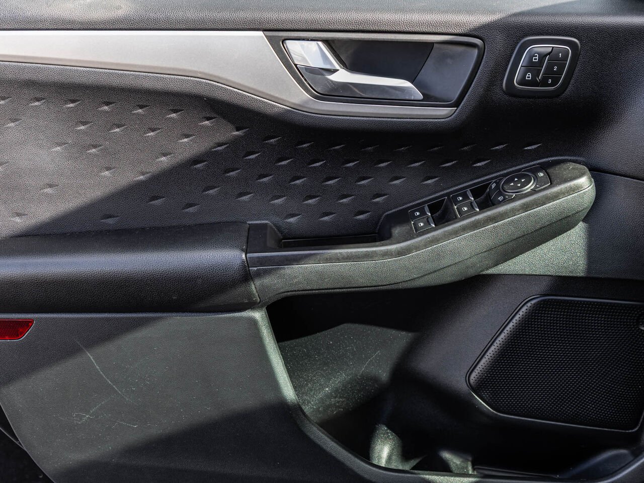 2020 Ford Escape Black Sainte-Julienne - photo #11