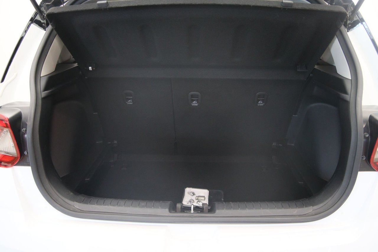 2023 Hyundai Venue Essential White Baie-Comeau - photo #5