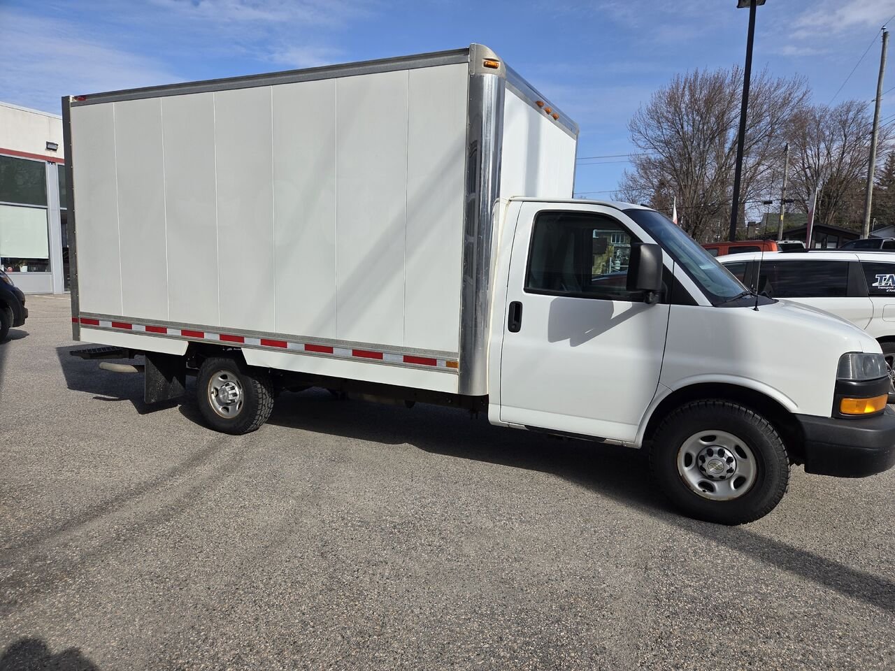 2023 CHEVROLET FOURGONNETTE COMMERCIALE TRONQUÉE EXPRESS White Mont-Laurier - photo #3