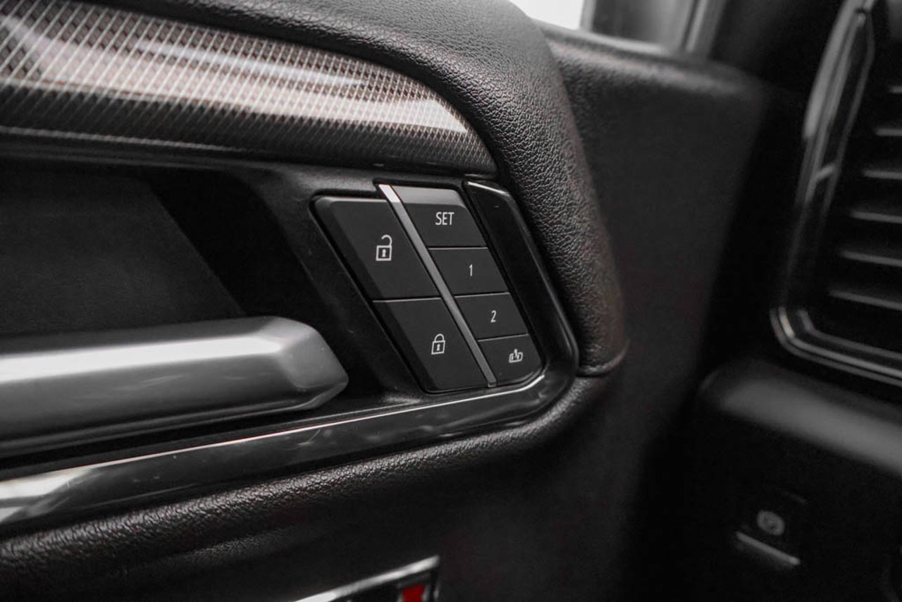 2022 GMC Sierra 1500 4WD Crew Cab 147 AT4 Black Sherwood Park - photo #17