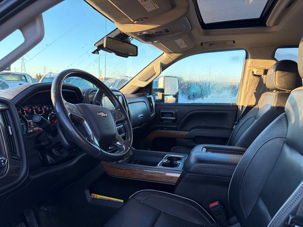 2018 Chevrolet Silverado 2500HD 4WD Crew Cab 153 High Country Havana Metallic Sherwood Park - photo #5