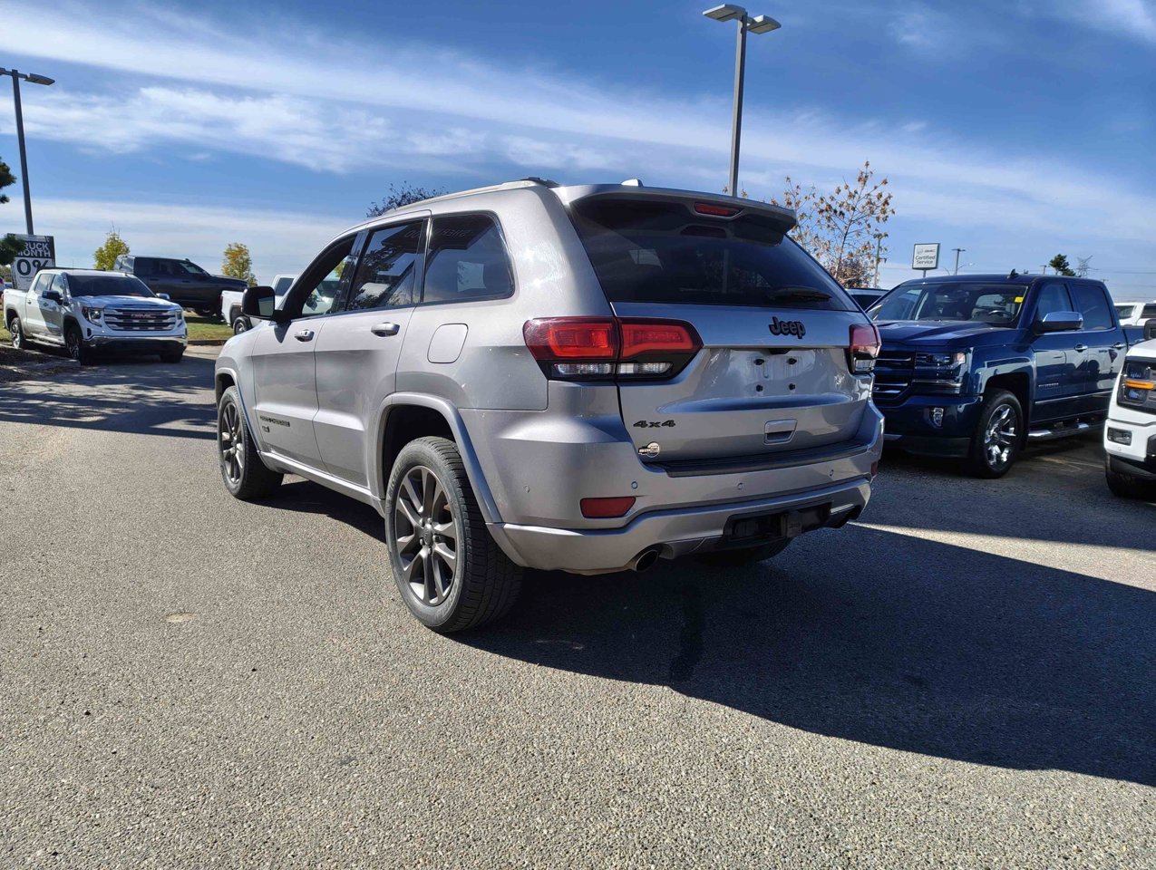 2017 Jeep Grand Cherokee 4WD 4dr Limited 75th Anniversary *Ltd Avail* Grey Sherwood Park - photo #4