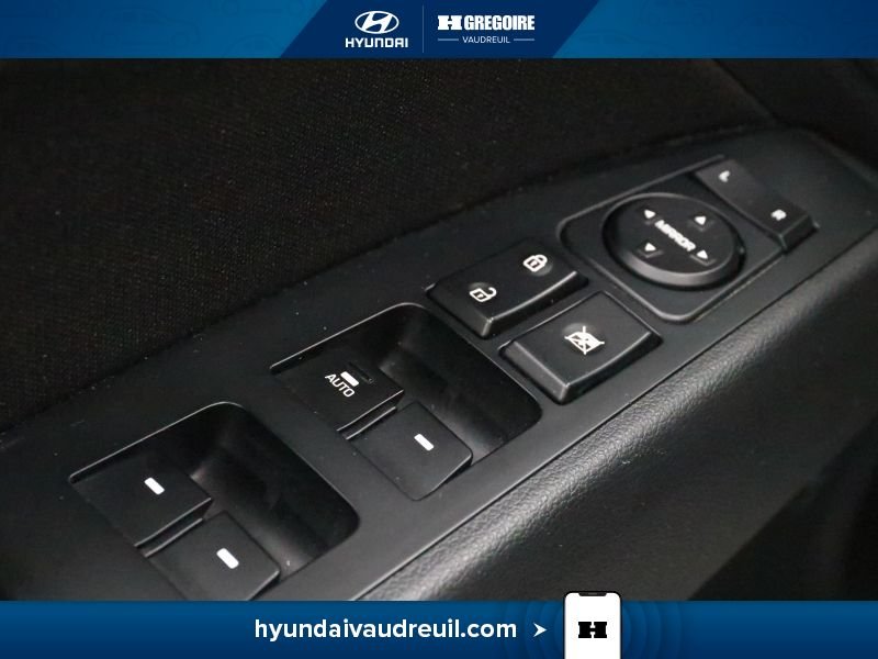 Hyundai Elantra 2018 Argent Laval - photo #16