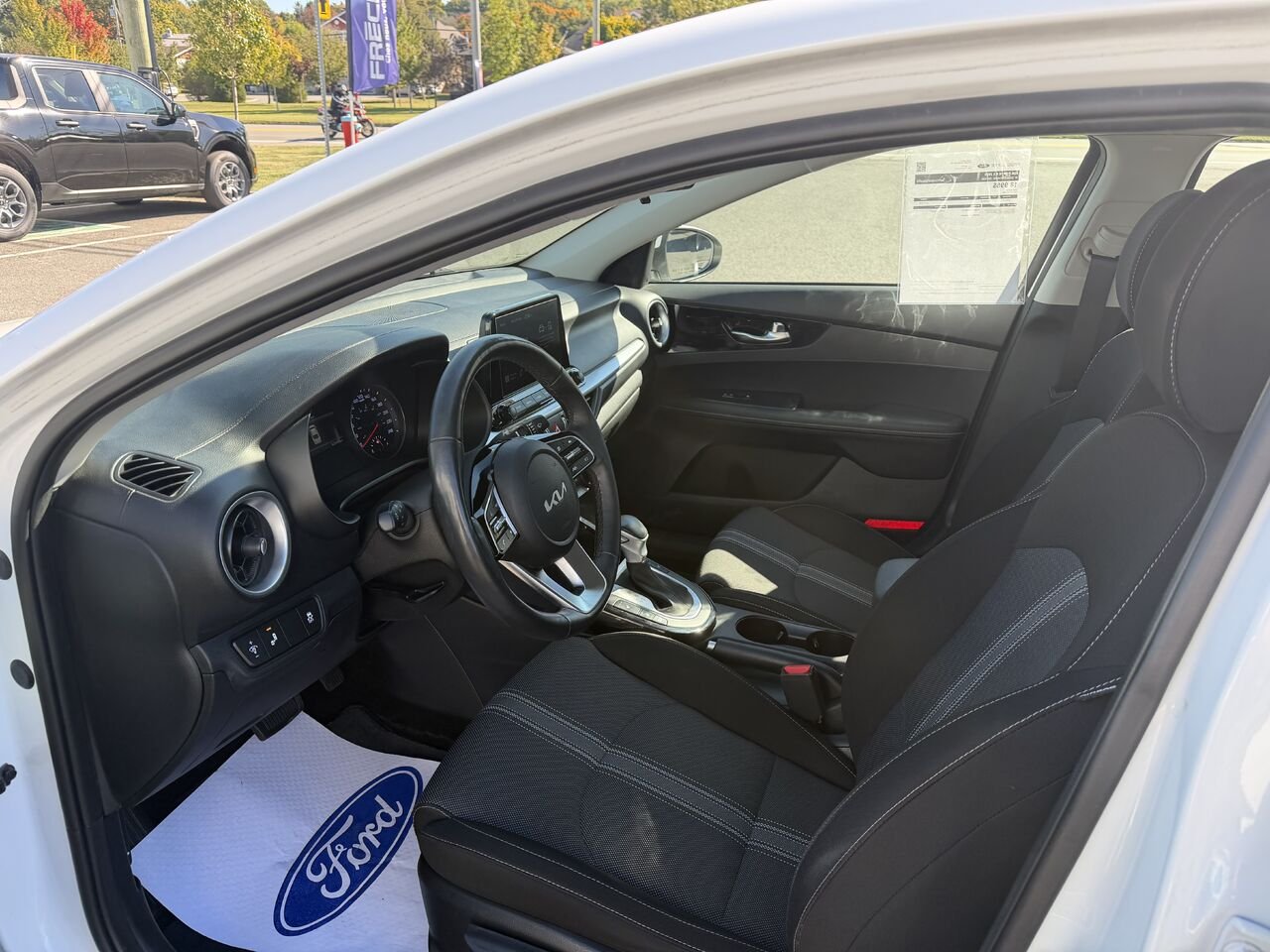 2023 KIA FORTE EX White Montmagny - photo #6