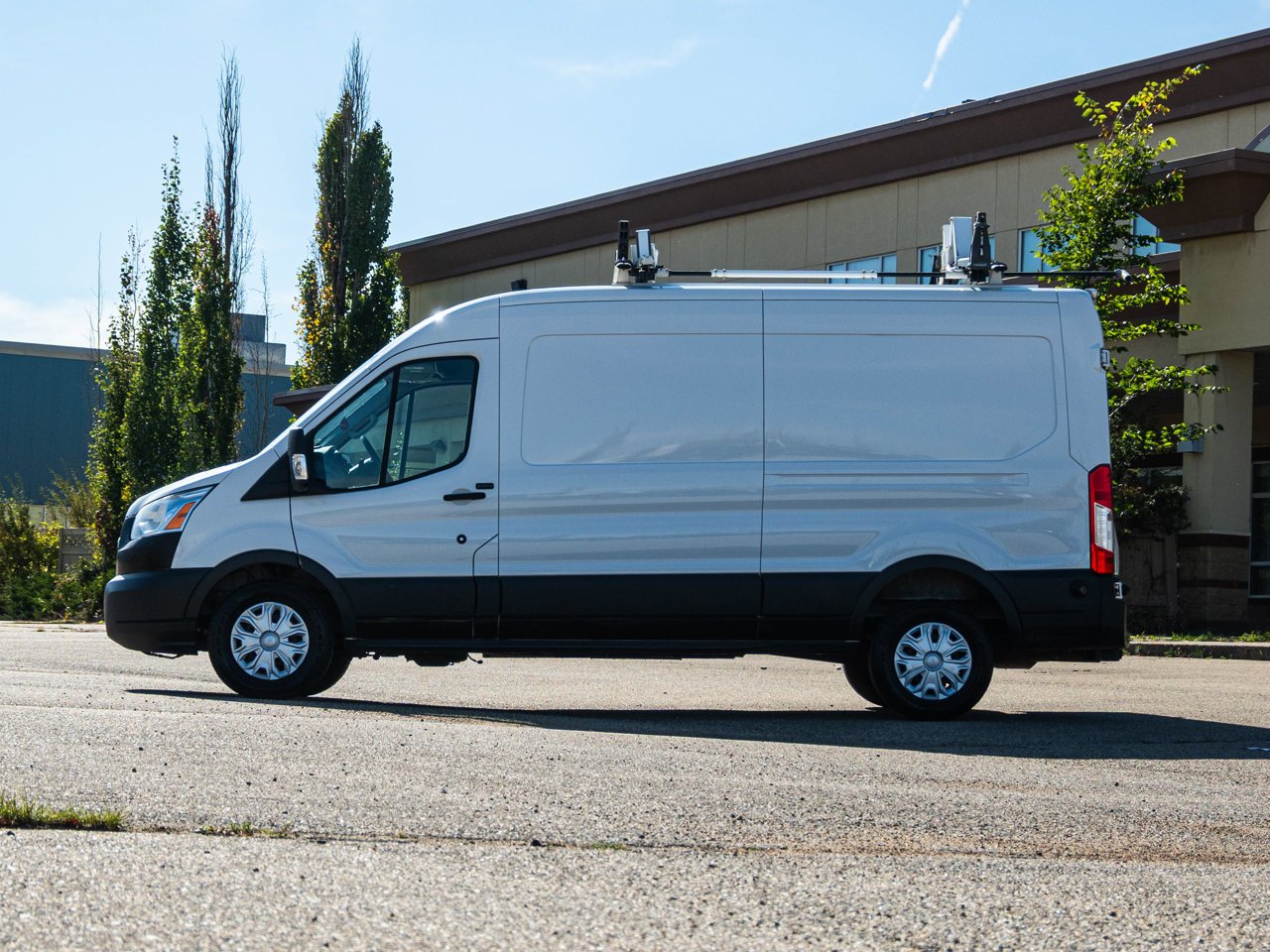 2017 Ford Transit Cargo Van T-250 148 Med Rf 9000 GVWR Sliding RH Dr White Sherwood Park - photo #10