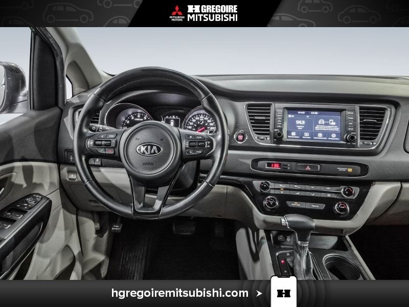 2017 Kia Sedona Grey Blainville - photo #17