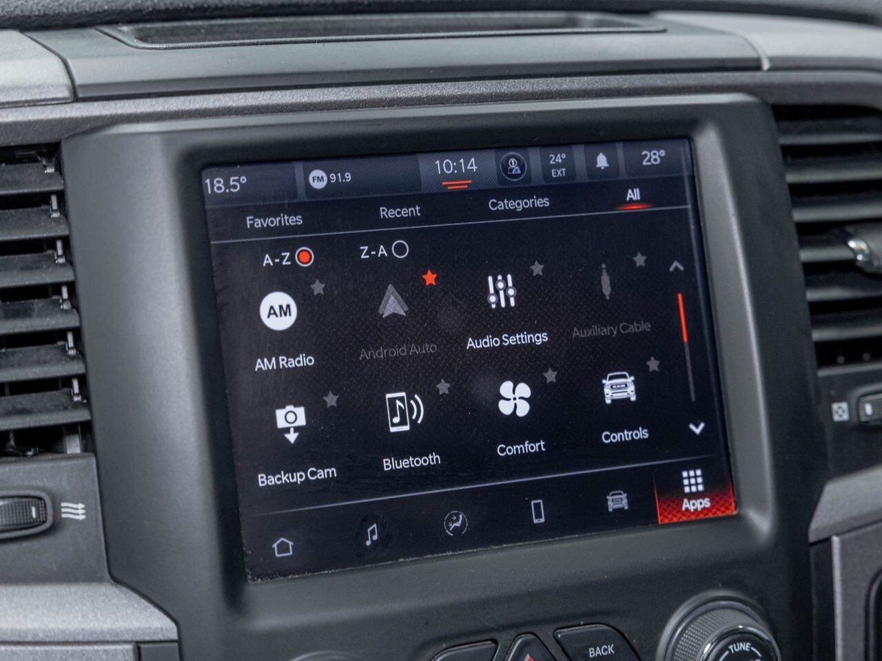 Ram 1500 Classic NIGHT EDITION 4X4 *CARPLAY* FREINS REMORQ WIFI USB 2023 Blanc Saint-Jérôme - photo #11