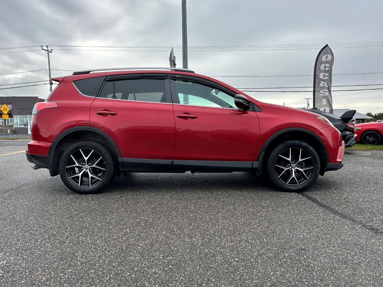 2016 Toyota RAV4 SE RAV4 SE Red Matane - photo #5