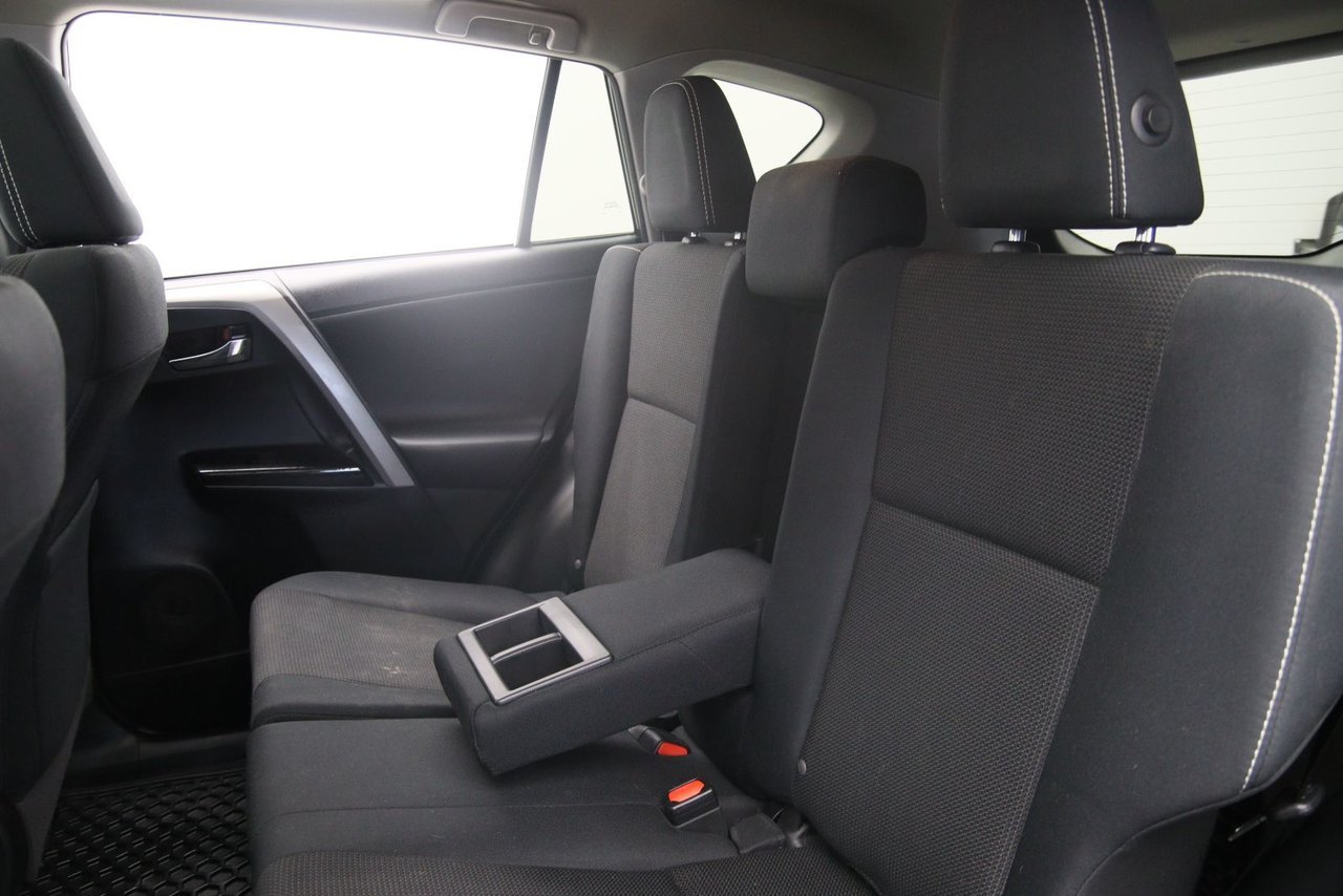 Toyota RAV4 XLE 2018 Gris Baie-Comeau - photo #8
