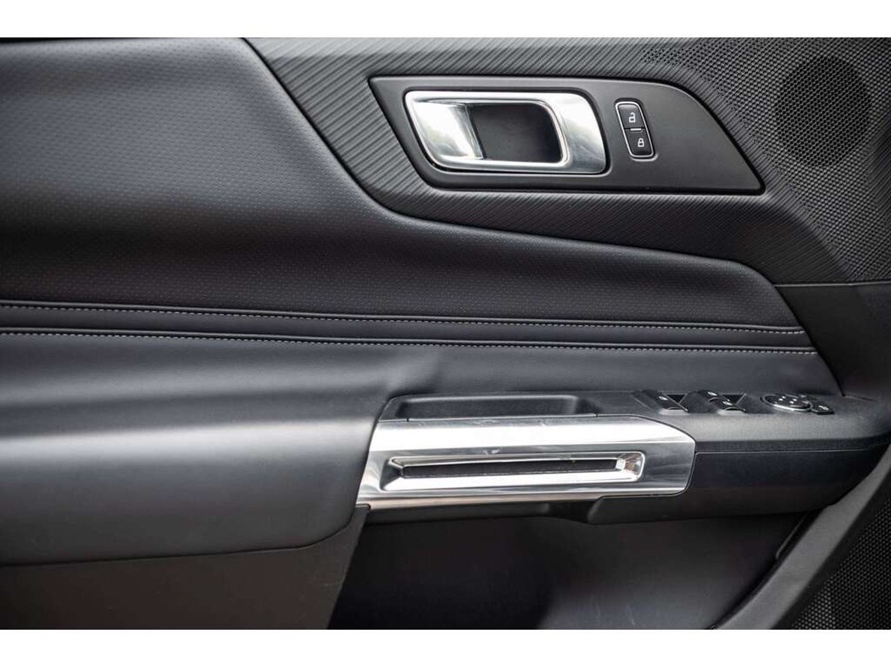 2025 Ford Mustang Silver Sainte-Julienne - photo #11