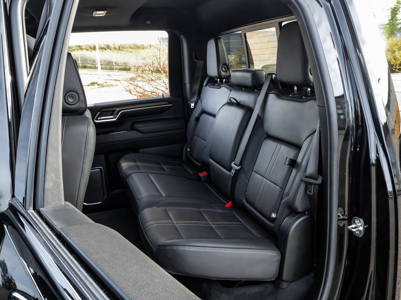 2024 Chevrolet Silverado 2500HD 4WD Crew Cab 159 High Country Black Sherwood Park - photo #15