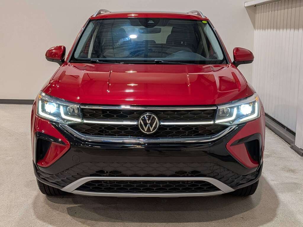 Volkswagen Taos Highline 4MOTION 2024 Rouge Val-David - photo #1
