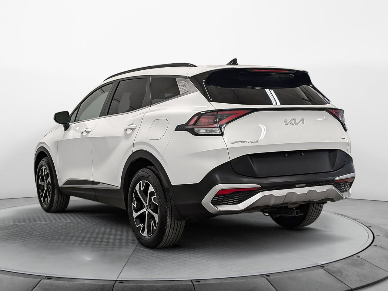 Kia Sportage AWD EX Toit Pano Cuir Sièges et Volant Chauffants 2023 Blanc Sherbrooke - photo #3