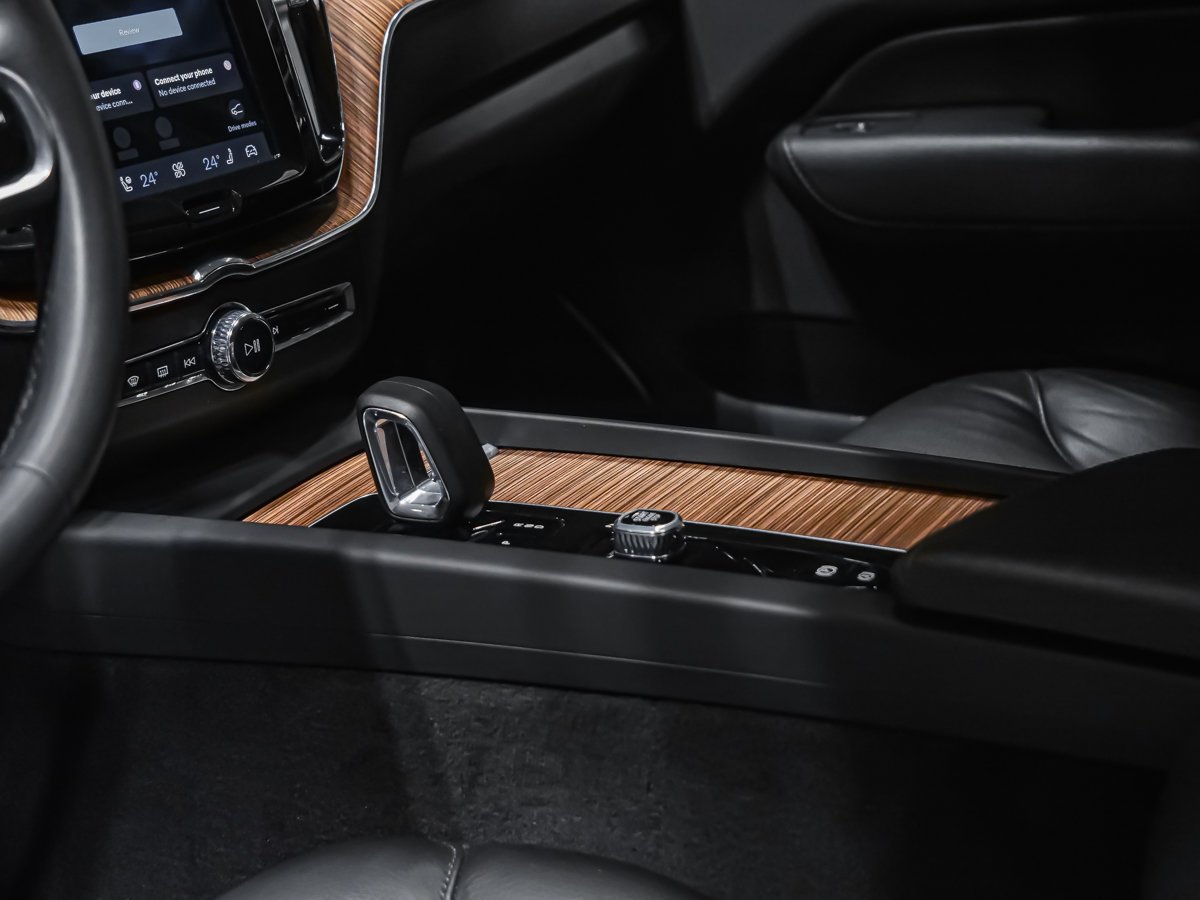 Volvo XC60 B6 PLUS DARK 2023 Bleu Montréal - photo #6
