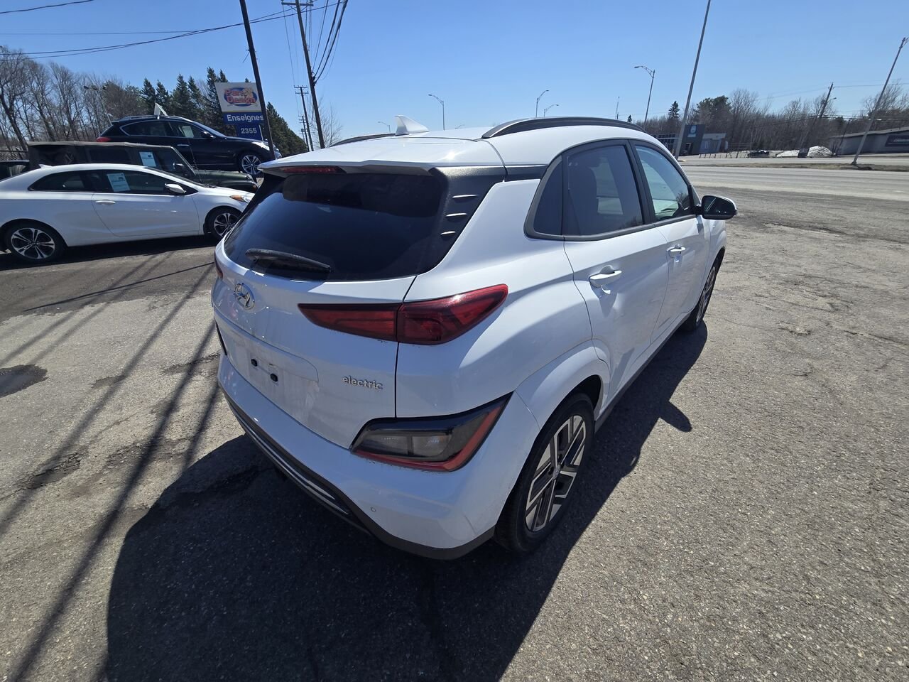 2023 Hyundai Kona Electric White  - photo #4