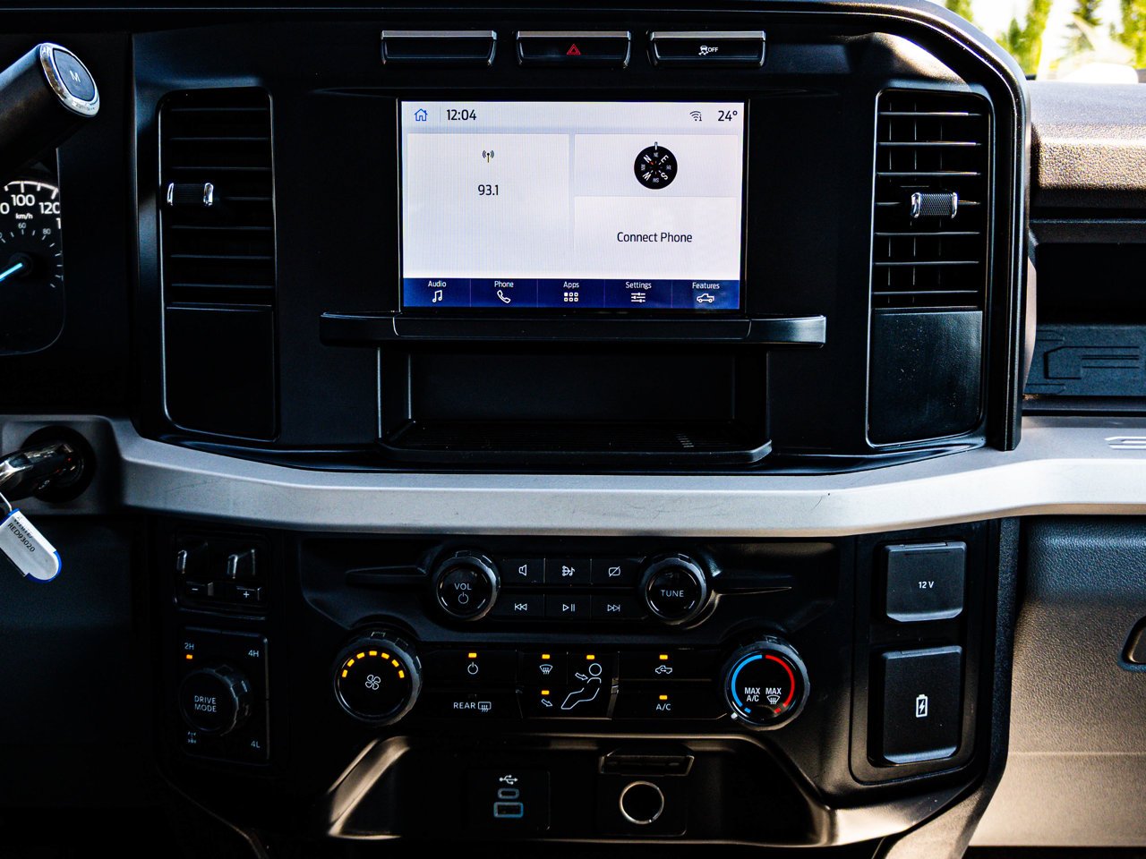 2024 Ford Super Duty F-350 SRW XL 4WD Crew Cab 179 WB 60 CA White Sherwood Park - photo #21