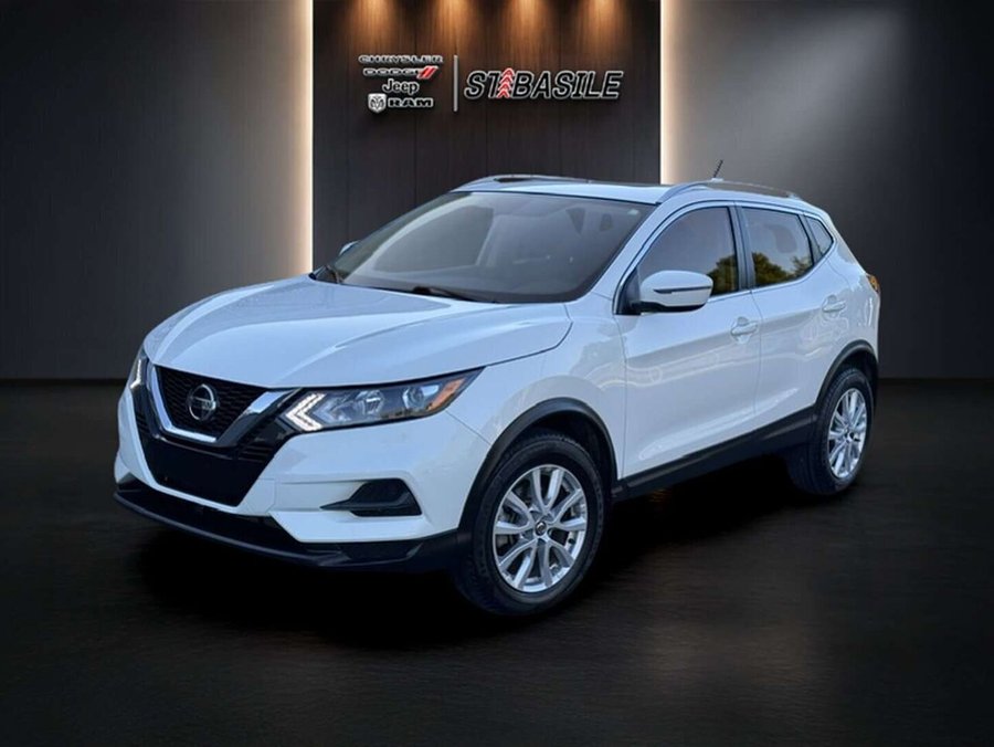 Nissan Qashqai SV FWD, MAGS, TOIT OUVRANT, DEMARREUR, SIEGES CHAU 2022 Blanc