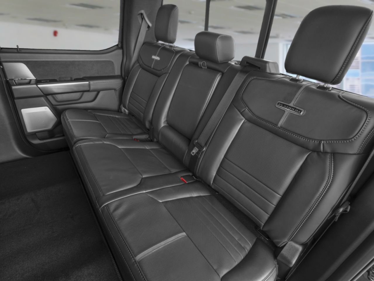 2026 Ford F-150 Agate Black Metallic Mont-Laurier - photo #7