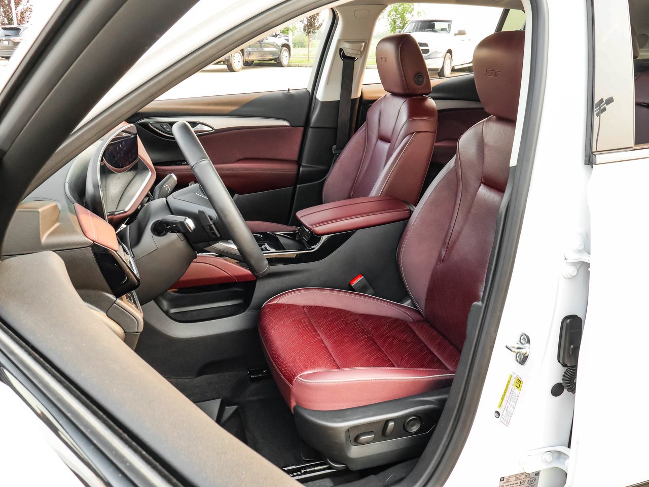 2025 Buick Envision AWD 4dr Sport Touring White Sherwood Park - photo #13