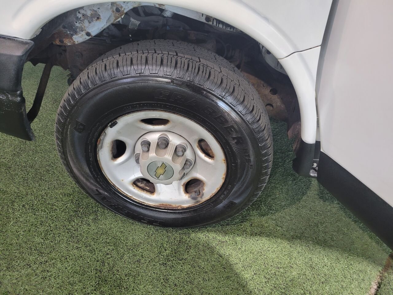 2007 Chevrolet Express Cargo Van White  - photo #16
