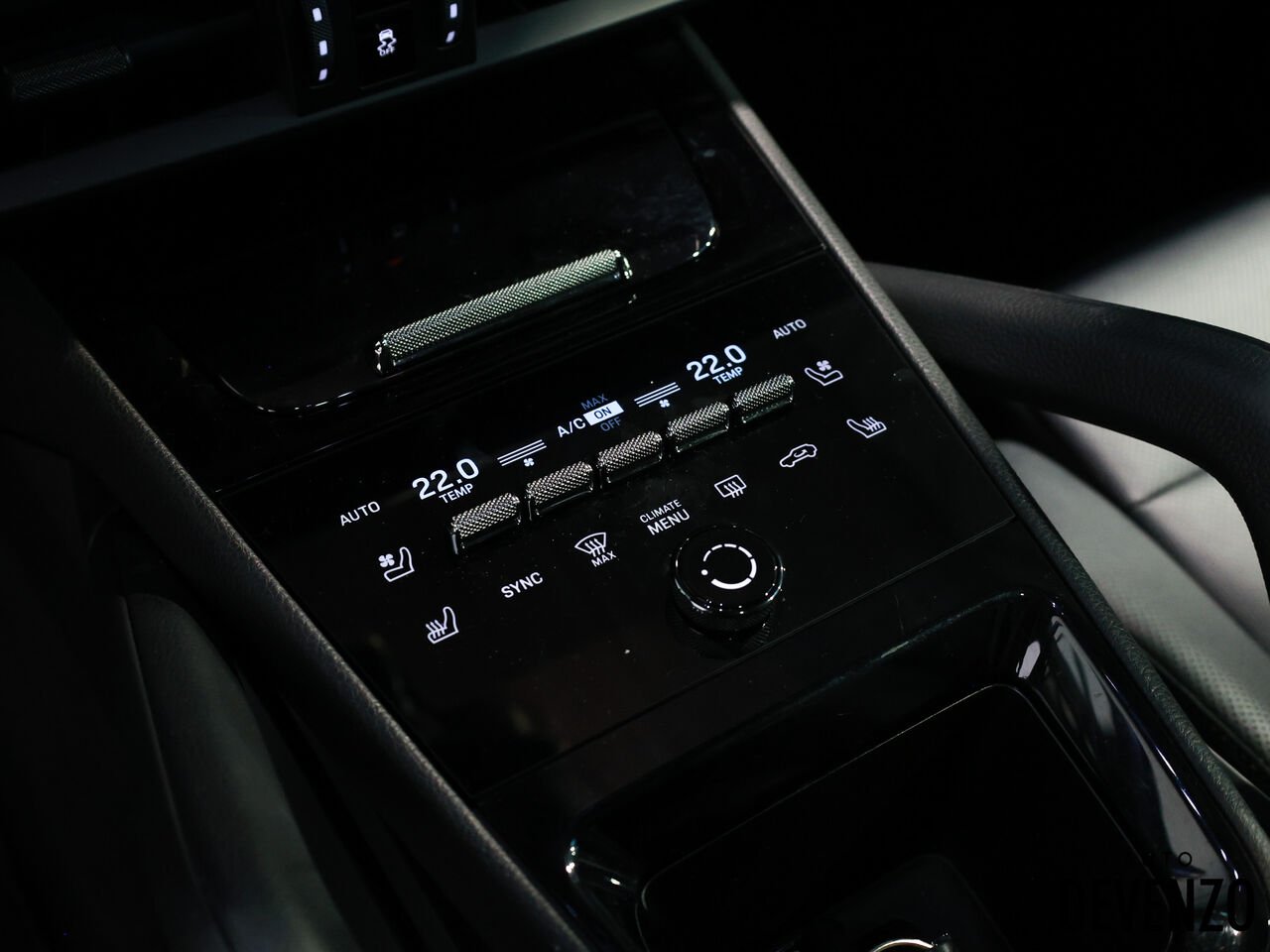 2025 Porsche Cayenne Grey Saint-Eustache - photo #18