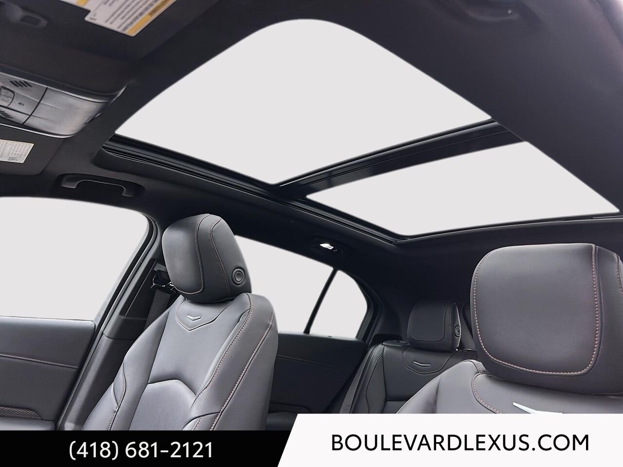 2023 Cadillac XT4 601193 | Traction intégrale, 4 portes Sport White Quebec - photo #10