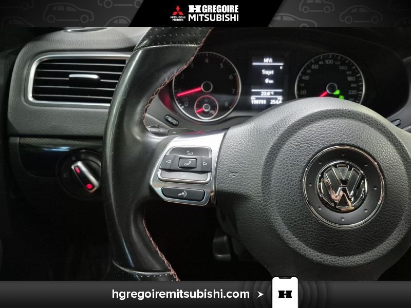 Volkswagen Jetta 2014 Blanc Laval - photo #20