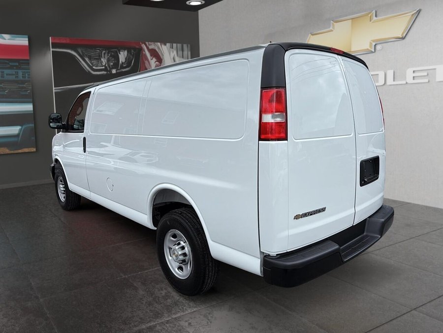 Chevrolet Fourgonnette Express utilitaire Traction arrière 2500 135 po 2026 BLANC SOMMET
