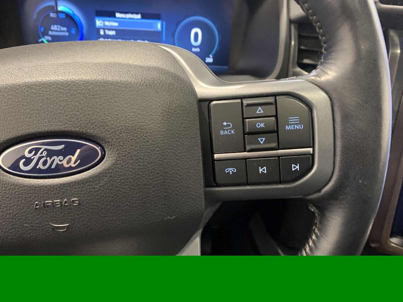 Ford F-150 Lightning LARIAT LARIAT + GROSSE BATTERIE +CUIR + TOIT PANO 2025 Bleu Châteauguay - photo #45