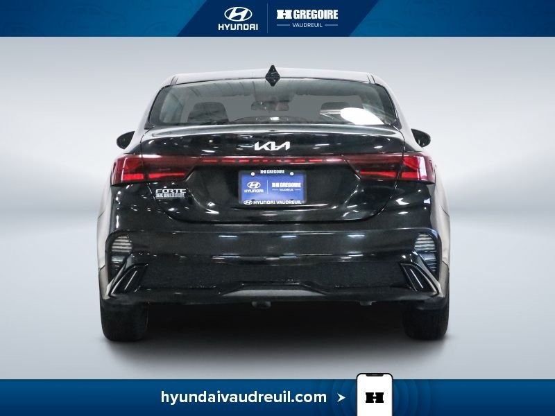 2023 Kia Forte Black Saint-Eustache - photo #10