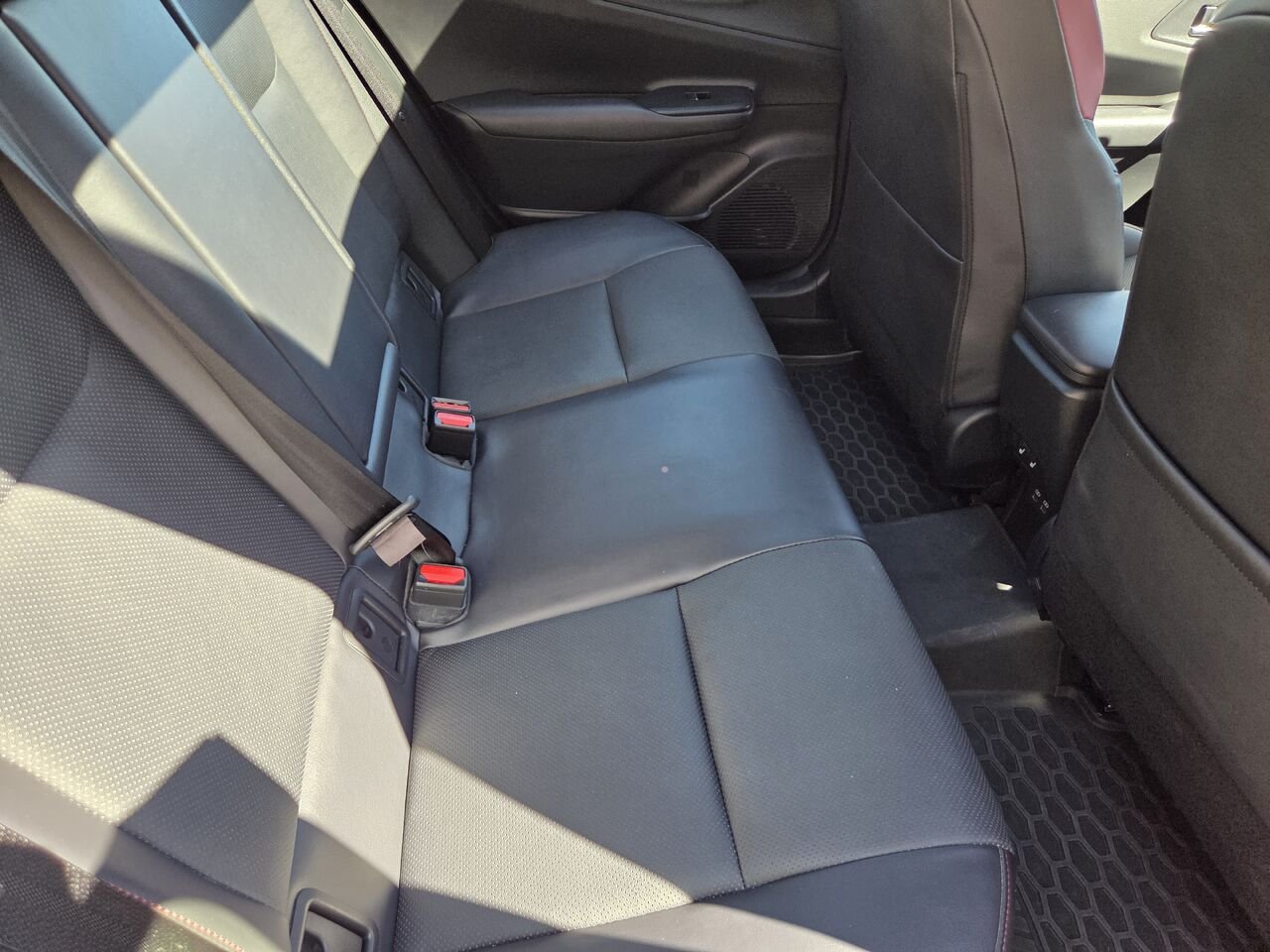 2024 Toyota PRIUS PRIME Red Mont-Laurier - photo #14