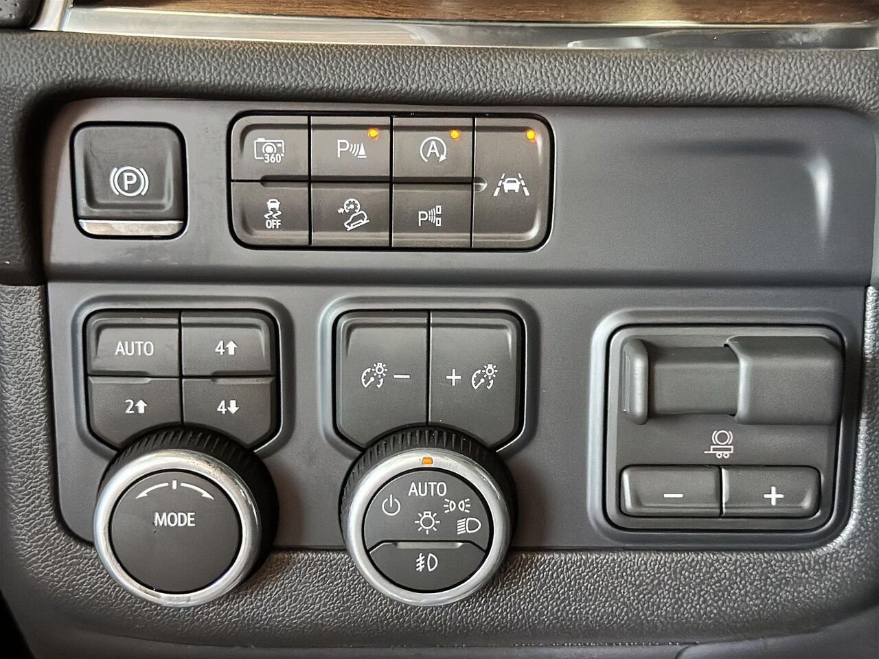 CHEVROLET Suburban HIGH COUNTRY 2027 NOIR Saint-Hyacinthe - photo #15