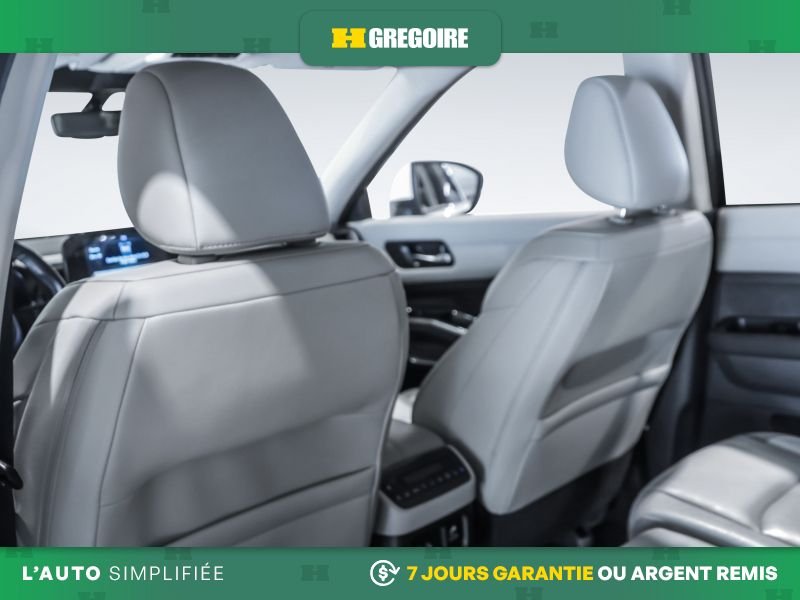 Nissan Pathfinder 2024 Blanc Laval - photo #22