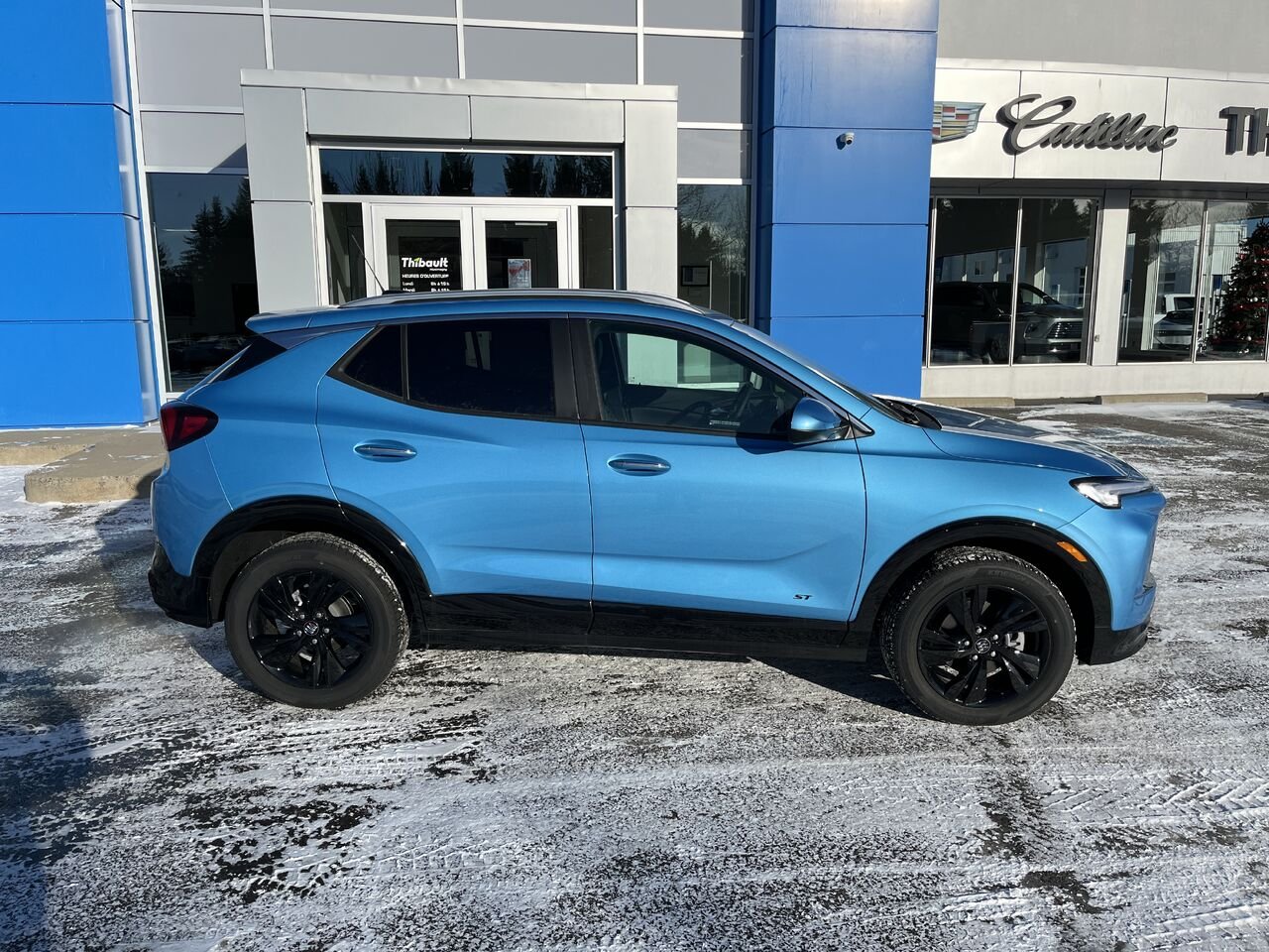2026 BUICK Encore GX Tourisme sport 4 portes TI Aquamarine Blue Metallic Montmagny - photo #1