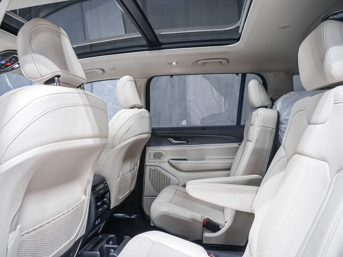 2021 Jeep Grand Cherokee L LIMITED NAV TOIT PANO SIÈGES VENTILÉS ATTELAGE Silver Montreal - photo #16