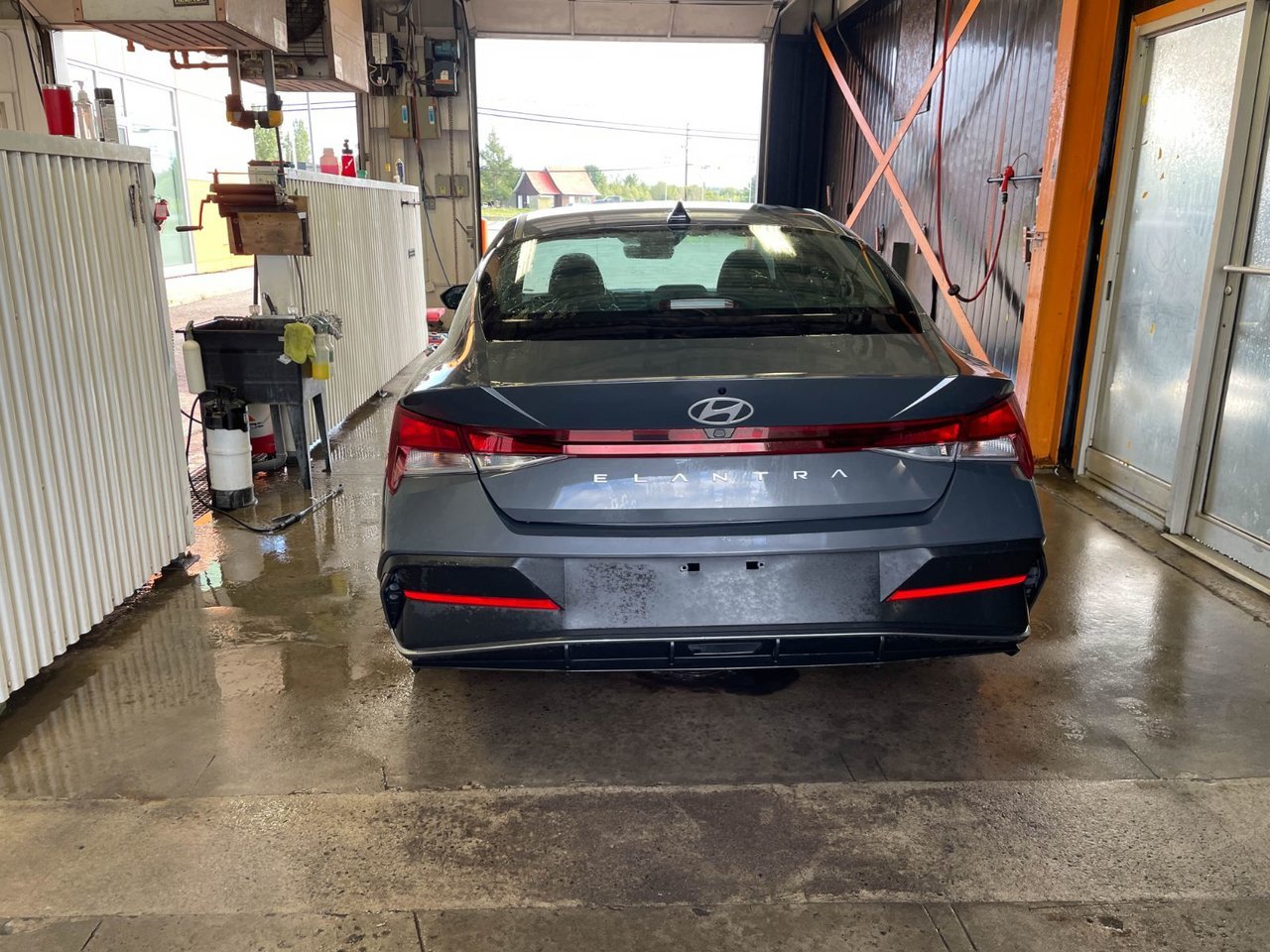 Hyundai Elantra PREFERRED AUTO *TOIT* NAV SIÈGES CHAUFF CARPLAY 2025 gray Saint-Jérôme - photo #8