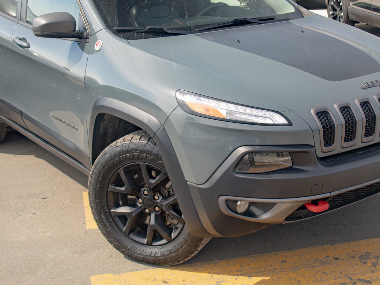 2015 Jeep Cherokee 4WD 4dr Trailhawk gray Sherwood Park - photo #15