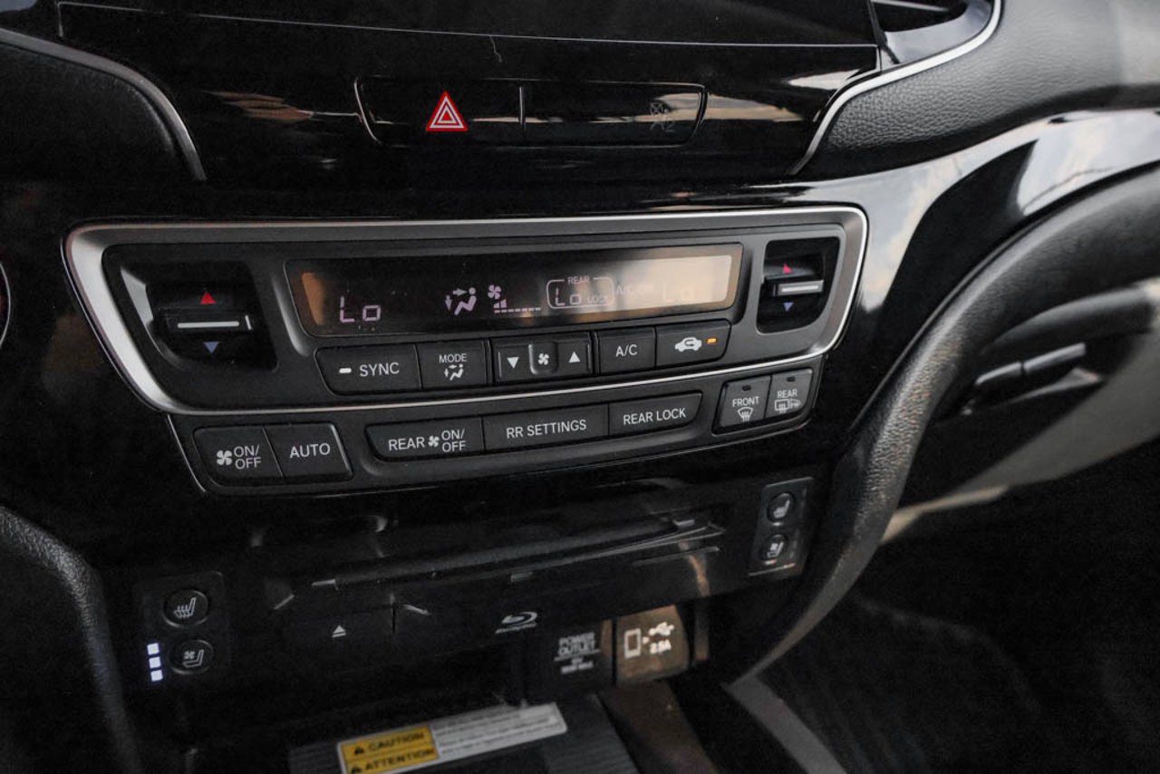 2022 Honda Pilot Touring 7-Passenger AWD Grey Sherwood Park - photo #25