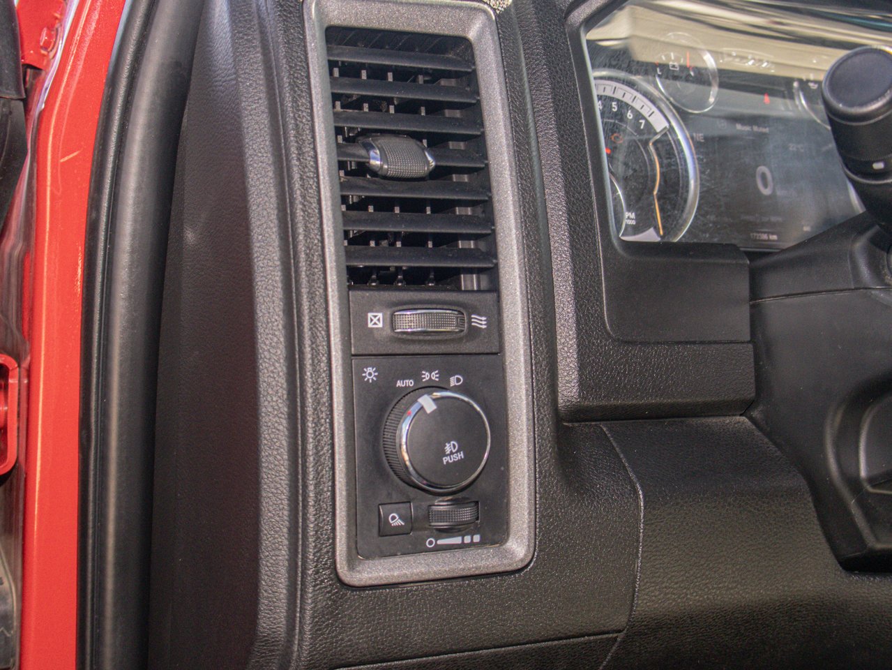 2022 Ram 1500 Classic Express 4x4 Crew Cab 5'7 Box Red Sherwood Park - photo #21