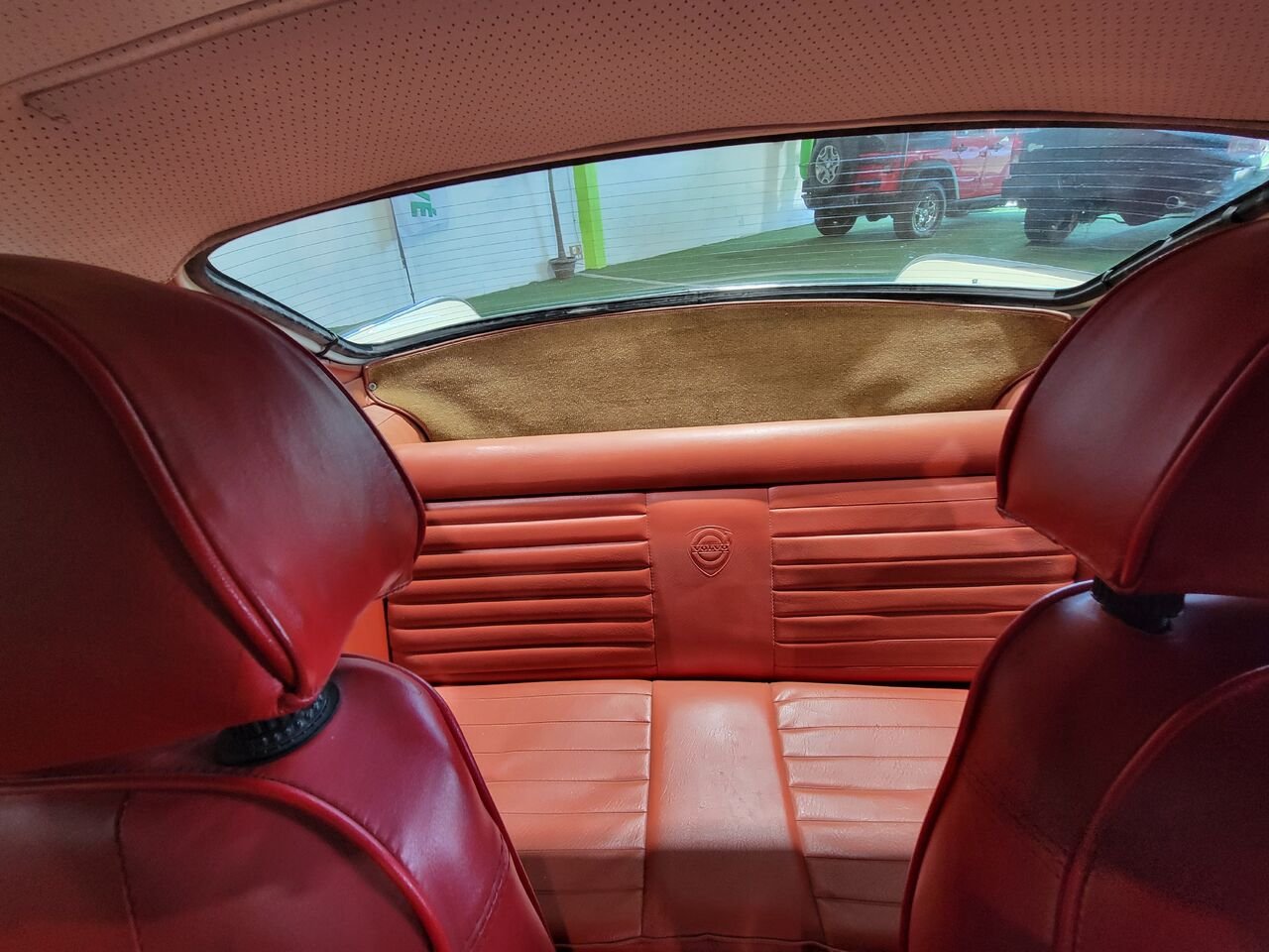 1970 Volvo P1800e Beige  - photo #11