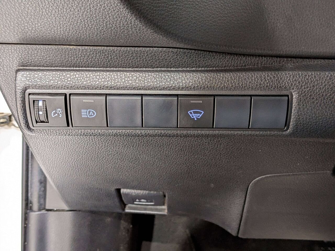 Toyota Corolla à hayon Manual 2019 Blanc Val-David - photo #29