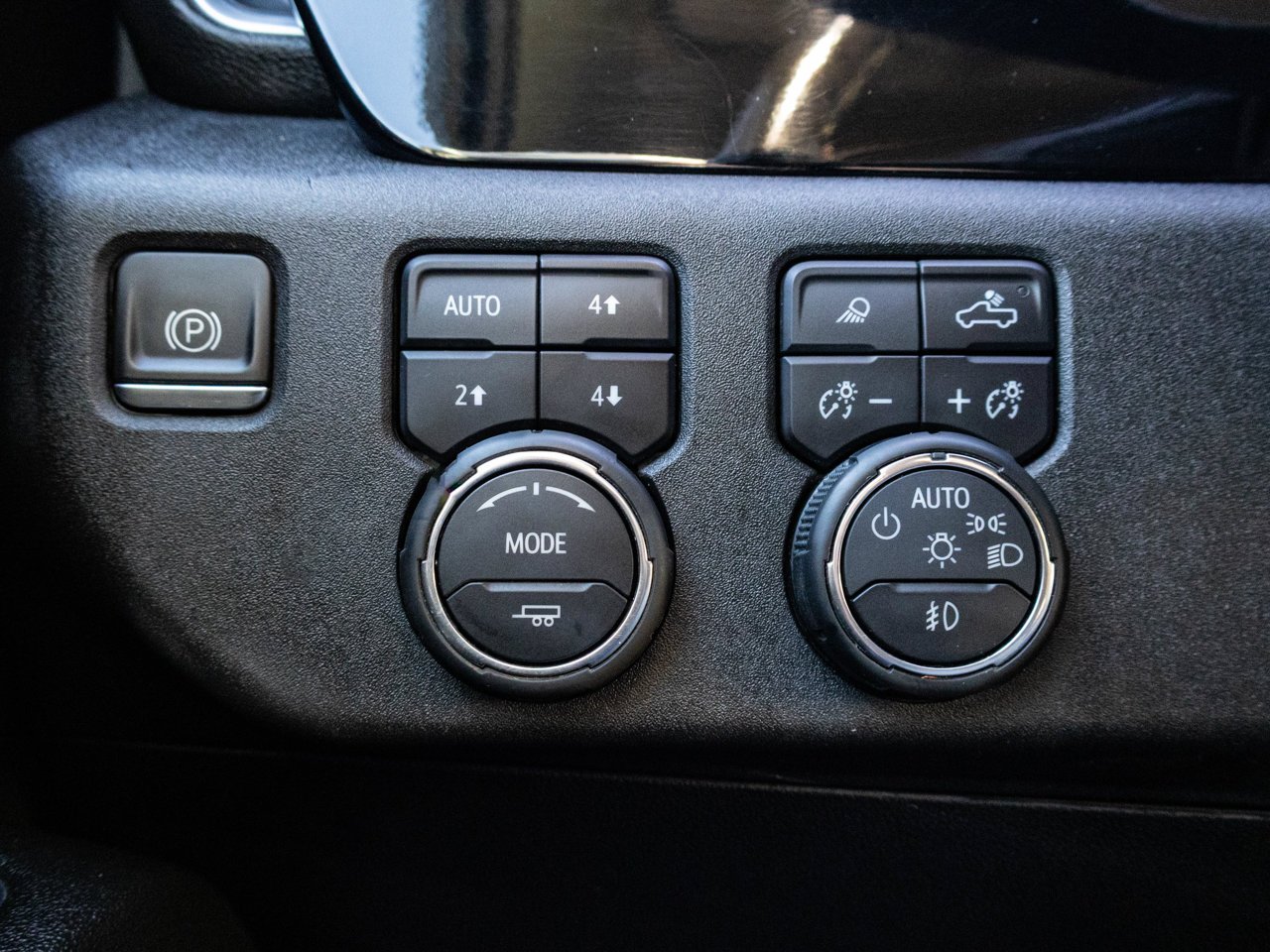 2024 Chevrolet Silverado 3500HD 4WD Crew Cab 159 LT White Sherwood Park - photo #17