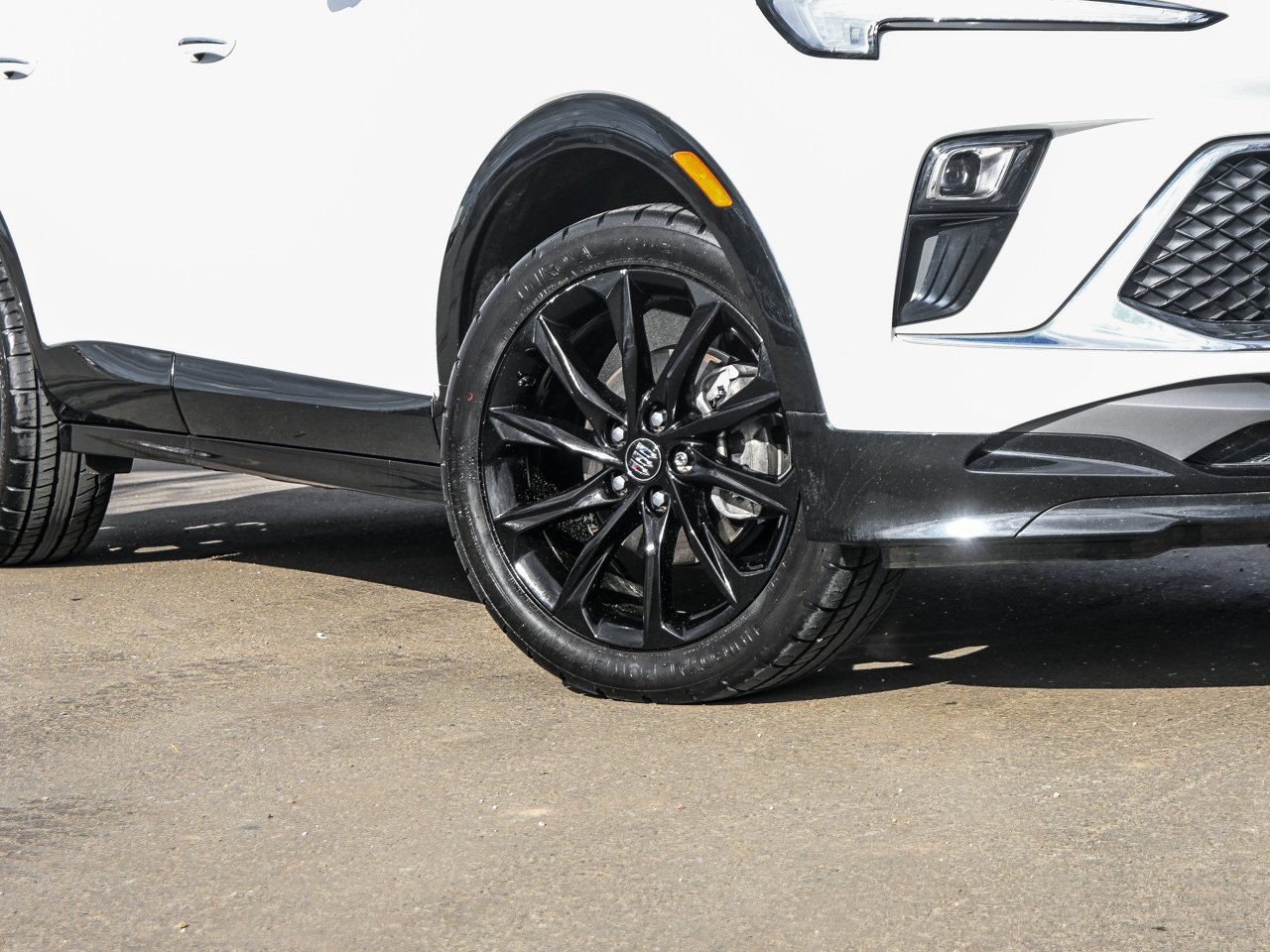 2024 Buick Encore GX AWD 4dr Sport Touring White Sherwood Park - photo #5